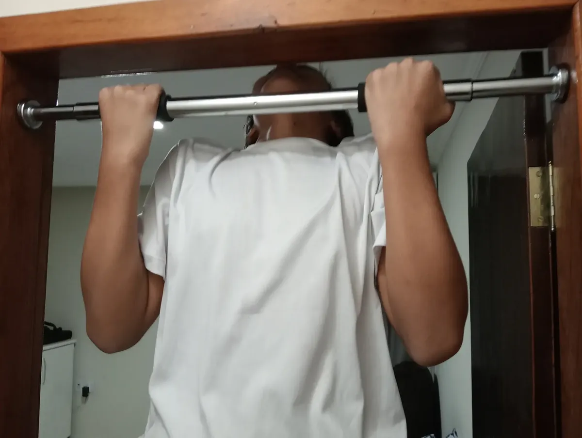 Barra Fixa de Porta Ajustável 63 a 96cm (até 100kg)